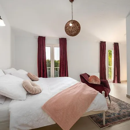 Holiday home Cvita Domenica *
